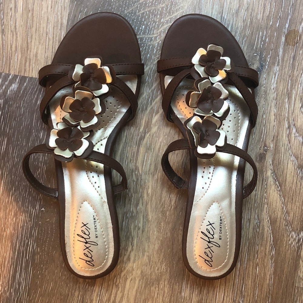 Dexflex by Dexter Women Floral Slip-On Sandals Sz 6 Faux Leather Comfort Boho